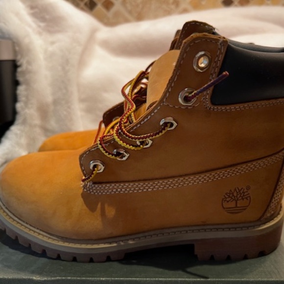Timberland Boots - Picture 5 of 7